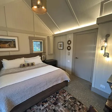 The Headwaters Eco Lodge Glenorchy Exterior photo