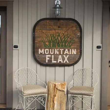 The Headwaters Eco Lodge Glenorchy Exterior photo